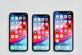 Iphone Xs Vs Xs Max Vs Xr How To Pick Between Apple S Three New Phones The Verge Both the iphone xs and iphone xs max have oled screens in identical 19.5:9 ratios and, predictably, resolution to match their size. iphone xs vs xs max vs xr how to