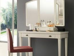 Jolie Coiffeuse Avec Miroir 40 Idees Pour Choisir La Meilleure Miroir Coiffeuse Coiffeuse Meilleur Coiffeur