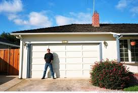 At Age 21 In 1976 Steve Jobs Co Founded Apple With Steve Wozniak In Jobs 39 Family Garage In Los Altos Calif Jo In 2020 Steve Jobs Steve Wozniak Steve Jobs Apple