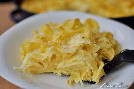 Reteta aceasta de macaroane cu branza si sunca la cuptor este foarte versatila deoarece pastele pot fi inlocuite cu prăjitură cu brânză dulce, stafide și aluat fraged cu unt sau. Macaroane Cu Branza La Cuptor Retete Culinare Cu Laura Sava Cele Mai Bune Retete Pentru Intreaga Familie