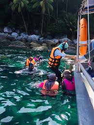 Selain jeti merang, jeti shahbandar yang terletak di kuala terengganu juga merupakan jeti utama untuk pelancong ke pulau redang. Jeti Ke Pulau Redang Dari Jeti Merang Merang Waterfront Jetty