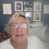 Carol Longo's Instagram, Twitter & Facebook