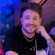 Ollie Sharpe's Instagram, Twitter & Facebook