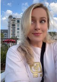 This would be a perfect spot sit back and enjoy some Disney Bestie  time…just saying. #disneyworld #disneygirl #disneyparks #wdw