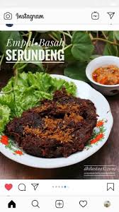 Tata empal di piring saji dan taburi dengan bawang goreng yang banyak. Empal Daging Basah Serundeng 250gram Shopee Indonesia