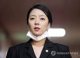 한국당 배현진 전 대변인 최근 sns 통해서 친정 mbc 작심하고 비난했습니다. ë°°í˜„ì§„ ìž¥ë¡€í›„ ìž¬ê²€ë°›ì•„ë¼ ì§„ì¤'ê¶Œ Xë³¼ì´ë‚˜ ì°¨ë‹ˆ ë…¸ë‹µ ì¢…í•© ì—°í•©ë‰´ìŠ¤