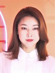 These gangly lasses had on either simple accessories or none at all. Han Hye Jin Model Wikipedia