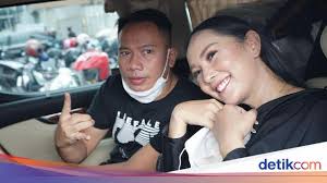 Последние твиты от vicky prasetyo (@vickyprasetyofb). Vicky Prasetyo And Kalina Oktarani Cancel Marriage Recall Benzema S Speech Netral News