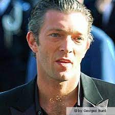 During his career he collaborated in music with artists like krs. Synchronsprecher Von Vincent Cassel Buchen Media Paten Com