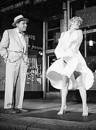 Tom Ewell And Marilyn On The Set Of The Seven Year Itch 1954 Marilyn Monroe Dress 7 Year Itch Marilyn