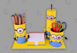 Maybe you would like to learn more about one of these? Minions Schreibtisch Utensilo Bastelanleitung