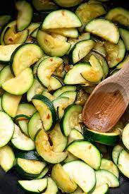 Chinese Spicy Zucchini Stir Fry This Chinese Spicy Zucchini Stir Fry Is A Super Easy Side Dish That Even Picky Ea Zucchini Stir Fry Zucchini Stir Fry Recipes