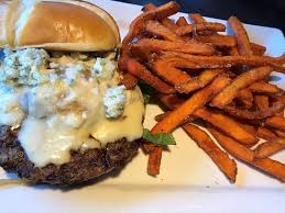 Hello, i was looking at red robin's menu and there is a gluten free bun available, has anyone tried it? Red Robin Gourmet Burgers Kansas City Restaurant Reviews Photos Phone Number Tripadvisor