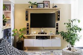Semakin lapang dan santai dengan penataan ruang tamu lesehan. 5 Ide Desain Ruang Tv Sederhana Lesehan Nyaman Tanpa Lelah Dekoruma Com Line Today