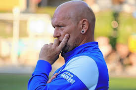 Fußball: Das Urgestein macht weiter