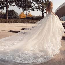 Jun 03, 2021 · 7.5 meter lange schleppe: Niedrogie Stylowe Modne Kosciol Suknie Slubne 2017 Z Koronki Aplikacje Kochanie Dlugie Rekawy Bez Plecow Trenem Katedra Biale Suknia Balowa Hochzeitskleid Lange Schleppe Hochzeitskleid Hochzeitskleid Mit Schleppe