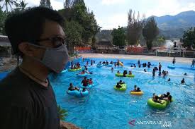 Untuk parkir motor mulai dari rp. Pemkab Garut Terus Menata Lebih Baik Protokol Kesehatan Di Wisata Cipanas Antara News Jawa Barat