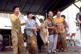 Sri mahligai sing dondang sayang with gunung sayang association bibik gt lye. Jenis Jenis Dondang Sayang Text Images Music Video Glogster Edu Interactive Multimedia Posters