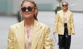Shop for trendy fashion style jackets and coats for women online at zaful. Ashley Roberts Catches The Eye In A Lemon Faux Leather Jacket And Black Snakeskin Trousers Daily Mail Online