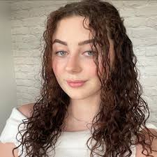 This one is just for the ladies…sorry guys! Any local Portsmouth girls that  would want to run together? I find it so hard to stay active in winter  because the dark nights