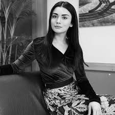 Pin By Reymir On Ozge Yagiz And Gokberk Demirci My Favorite In 2020 Blogger Girl Leather Jacket Girl Turkish Beauty