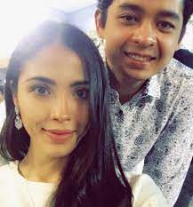 Menerusi gambar yang dikongsikan , anak mereka adalah yang bertanda right … itu lah kisah julia rais yang merupakan salah seorang dalam 8 kisah. Royal Family Of Malaysia Hrh Crown Prince Of Pahang Cik Puan Julia Rais