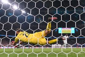 Джиджо принимал участие на юношеском чемпионате европы 2015 (до 17), где был основным вратарём. Daffkk Ly7uflm