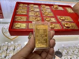 Giá vàng SJC, giá vàng nhẫn hôm nay ngày 7/11: Giảm "sốc" 5 triệu đồng/lượng
