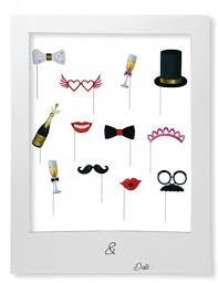 Location de photobooth mariage, borne photo ou photomaton de mariage. Kit Photobooth Mariage Avec Cadre Deguise Toi Achat De Decoration Animation