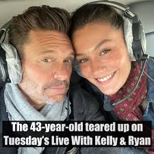 Good Morning America CHAOS: Robin Roberts & Michael Strahan ANNOUNCE EXIT😣