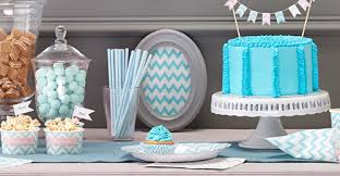 White gloss, scalloped edge boxes… Candy Bar Bautizo Nino Fiestasmix