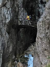 Wir steigen durch das höllental (höllentalklamm) auf die zugspitze. Hollental Klettersteig