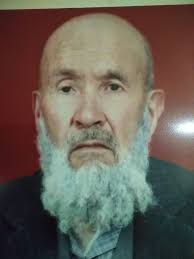 H.AHMET BALSUYU (1912_1996) ONBAŞI H.AHMET EFENDİ.. Kümbet eşrafından, Sözü  dinlenen, ağırbaşlı, muhterem, mütedeyyin ve mümtaz bir büyüğümüz idi  merhum H.Ahmet amcamız... Dedemin ahbabı imiş, rahmetli.. Hem mahalleden  hem de Demirci carşısında esnaflık