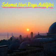 Ramadan markets are crowded with people who are seen buying clothes and other festive items. Sejarah Awal Sambutan Hari Raya Aidilfitri Denaihati