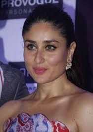 Bollywood Hot Actress Kareena Kapoor Smiling Pics Indian Bollywood Actress Kareena Kapoor Bollywood Actress Hot Photos
