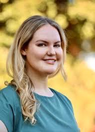 Lauren Scott's Instagram, Twitter & Facebook