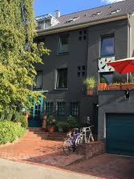 Die wohnung bietet sich idealerweise für eine große familie mit oder ohne gewerbebetrieb. Wohnen Auf Zeit Bochum Ehrenfeld Wohnen In Bochums Webseite