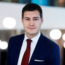 Exciting changes ahead! After 15 fine years in SEB delivering value to  clients together with talented colleagues, it's time for a new chapter for  me. I am grateful for the business we