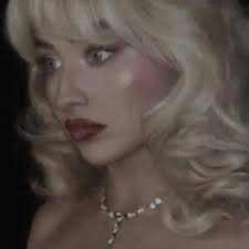 🪽 (@xo.emailsicantsend.xo)