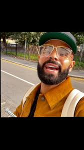 Akin Reyes's Instagram, Twitter & Facebook