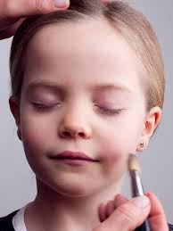 English pippi langstrumpf braucht zur faschingszeit gibt es eine tolle kostümidee für alle kleine damen: Pippi Landstrumpf Schminkanleitung Kostum Selber Machen