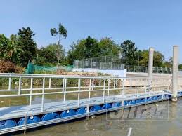 20 2.6 perangkap sampah perangkap sampah direkabentuk berdasarkan kesesuaian saluran dan tujuan penggunaannya. 27 Tan Metrik Sampah Cemari Sungai Skudai