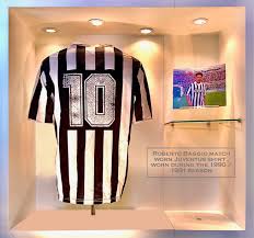 Widely regarded as one of the greatest footballers of all time (4th in the fifa internet poll). Roberto Baggio Match Worn Juventus Shirt 1990 1991 Season Golden Soccer Signings