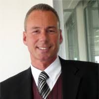 200+ “Robert” profili