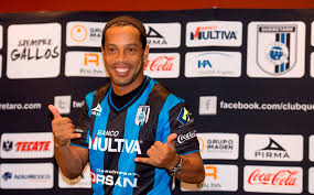 Ronaldinho Es Presentado Como Jugador De Queretaro