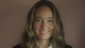 Lynn Pickering's Instagram, Twitter & Facebook