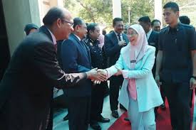 Deputy prime minister datuk seri dr wan azizah wan ismail said that malaysia should cooperate with china to use the latest. Dpm Disputes World Bank Report That Malaysia S Civil Service Stagnating At High Cost
