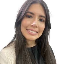 Alba Salinas's Instagram, Twitter & Facebook