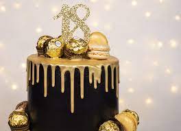 1/50 no question, this magnificent creation by @kyliescupcakery in nerang is a sweet treat. Black Gold Drip Cake Cakey Goodness