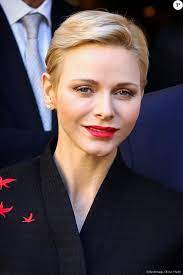 Championne olympique de natation, charlène épouse le prince souverain albert ii de monaco en 2011. Princesse Charlene De Monaco